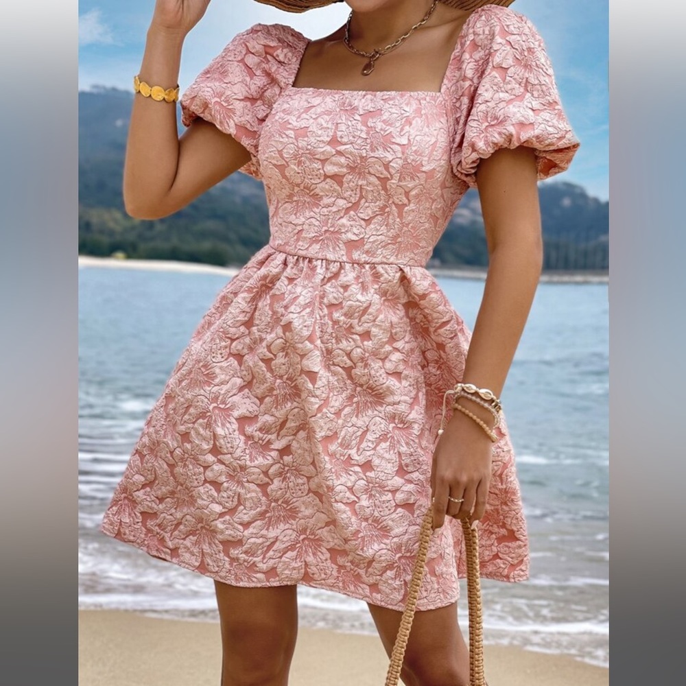 Pink Dress / Puff Sleeve / Tie Back